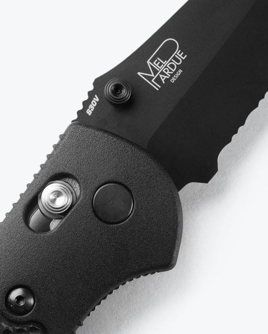 Benchmade Griptilian® AXIS Lock Black S30V Partially Serrated (551SBK-S30V)