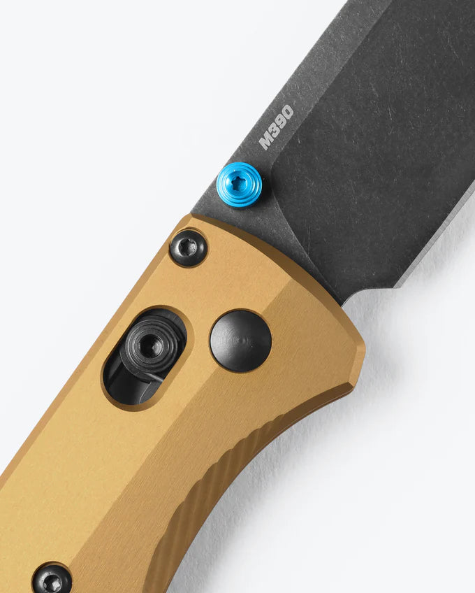 Cargue la imagen en el visor de la galería, Benchmade Bugout® AXIS Lock Burnt Brass Aluminum (535BK-07)
