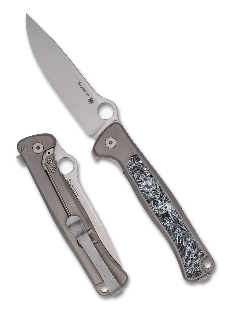 Cargue la imagen en el visor de la galería, Spyderco Slym™ Titanium - Dark Matter Polar Fat Carbon Fiber Inlay, M390 (C271TIP)
