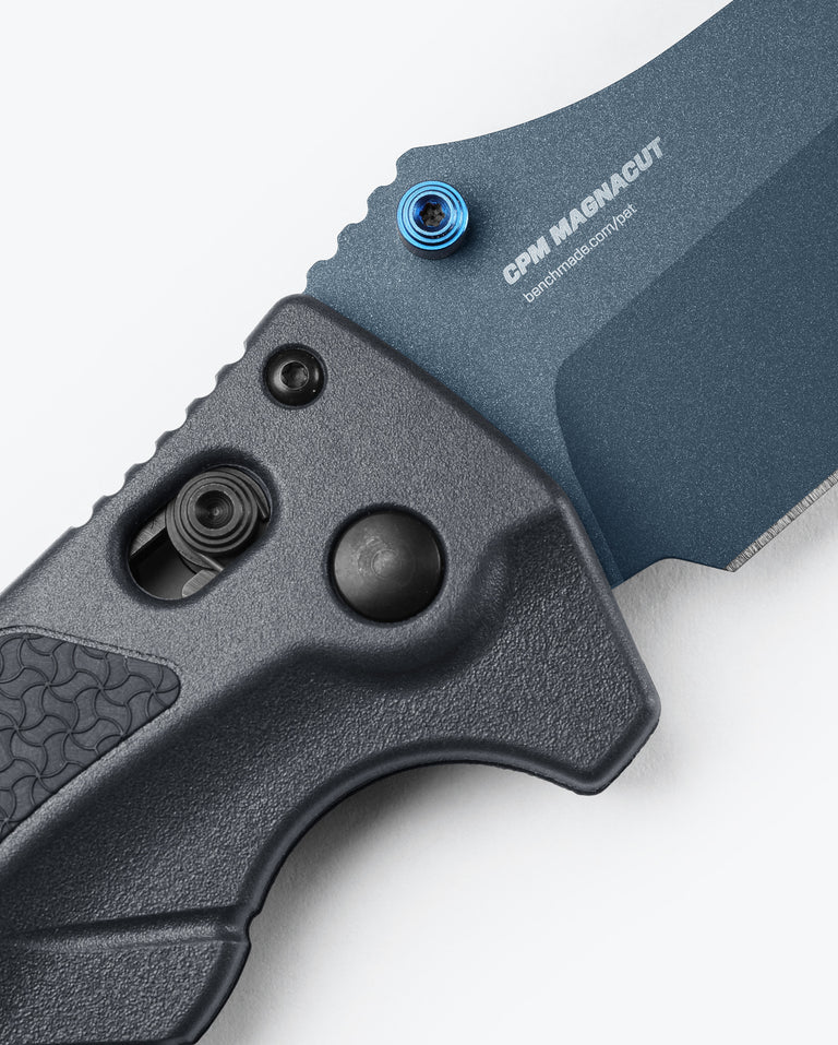 Cargue la imagen en el visor de la galería, Benchmade Adira™ AXIS® Lock MagnaCut Tempest Gray Grivory® (18060BT-01) - COMING IN MAY!!
