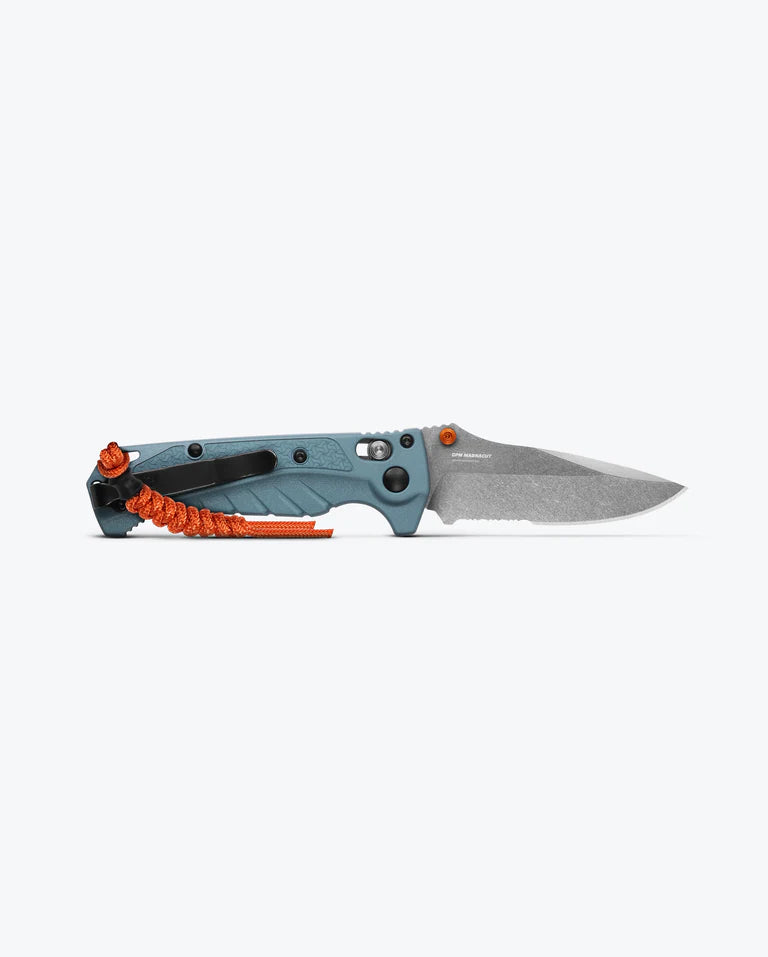 Cargue la imagen en el visor de la galería, Benchmade Mini Adira™ AXIS® Lock MagnaCut Depth Blue Grivory®, Partially Serrated (18065S) - COMING IN MAY!!
