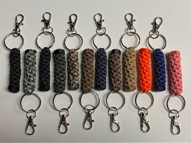 Cargue la imagen en el visor de la galería, Anchor&#39;s Knot 550 Paracord Spiral Knot Key Ring
