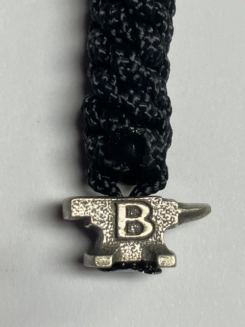 Cargue la imagen en el visor de la galería, Anchor&#39;s Knot 275 Paracord Spiral Knot Lanyard, Black w/ Buck Anvil Bead
