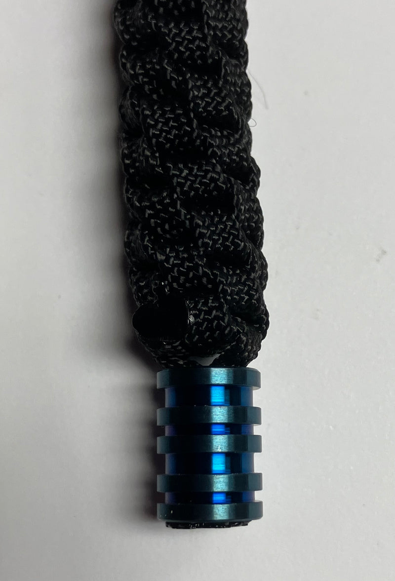 Cargue la imagen en el visor de la galería, Anchor&#39;s Knot Black 550 Paracord Spiral Knot Lanyard with Titanium Bead
