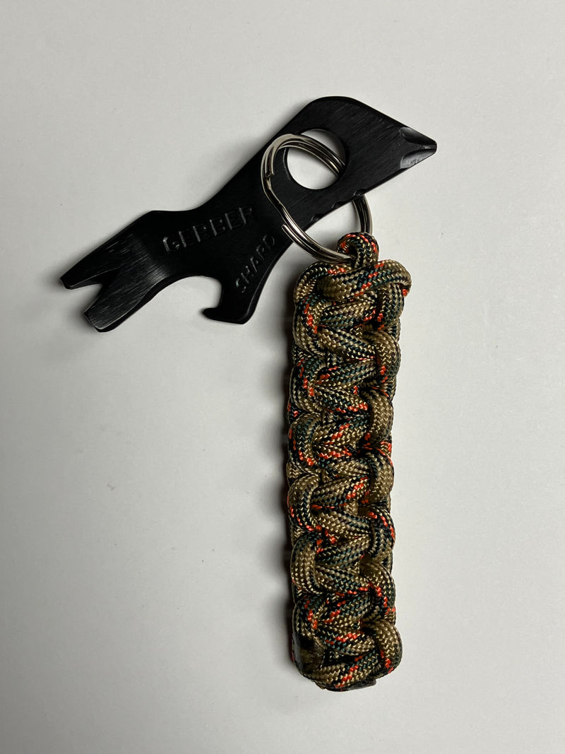 Cargue la imagen en el visor de la galería, Anchor&#39;s Knot Paracord Lanyard with Black Gerber Shard Tool
