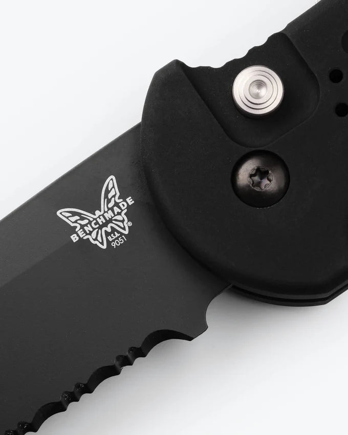 Cargue la imagen en el visor de la galería, Benchmade AFO II Auto, Black Aluminum, 154CM Serrated (9051SBK)
