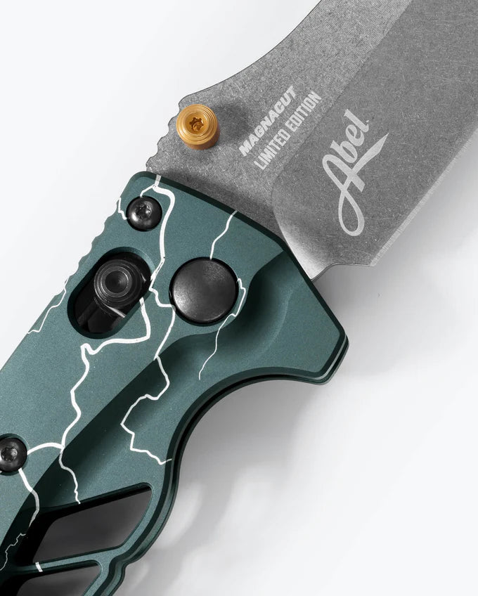Cargue la imagen en el visor de la galería, Benchmade + Abel Mini Adira™ Limited Edition Dark Waters Lightning Fade Aluminum (18065-ABEL1)
